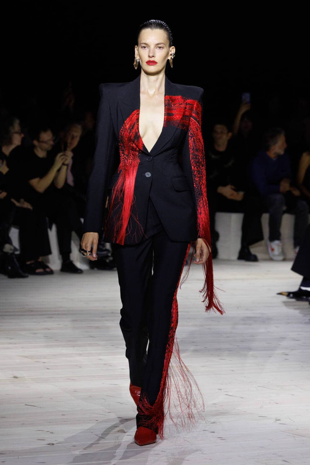 Alexander McQueen ロングドレス ブラック SS24 Alexander McQueen: Ready-To-Wear SS24 - 10 Magazine
